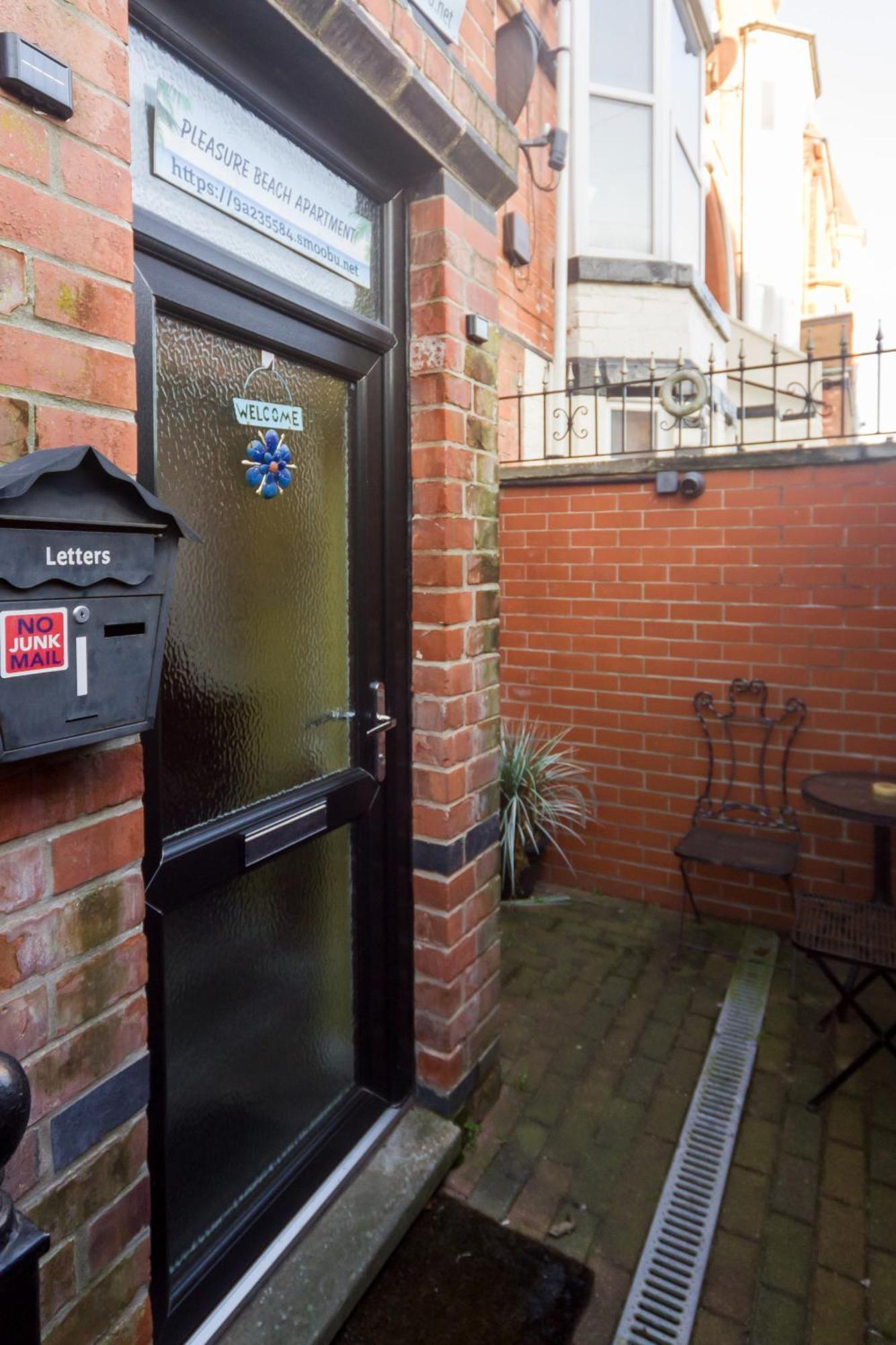 Pleasure Beach Apartment With Garden Skegness Exterior photo