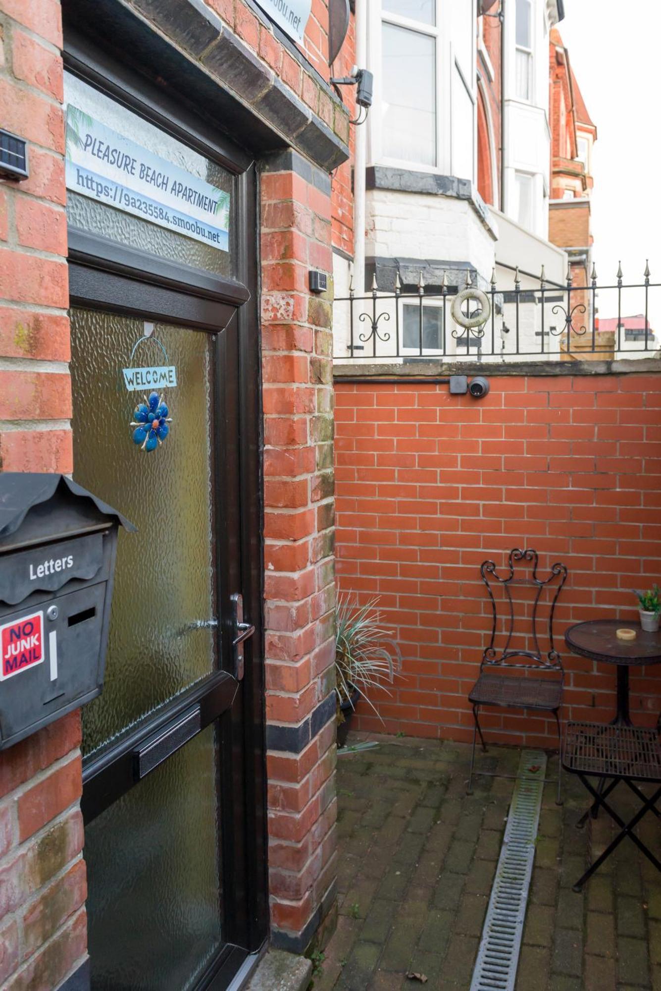 Pleasure Beach Apartment With Garden Skegness Exterior photo